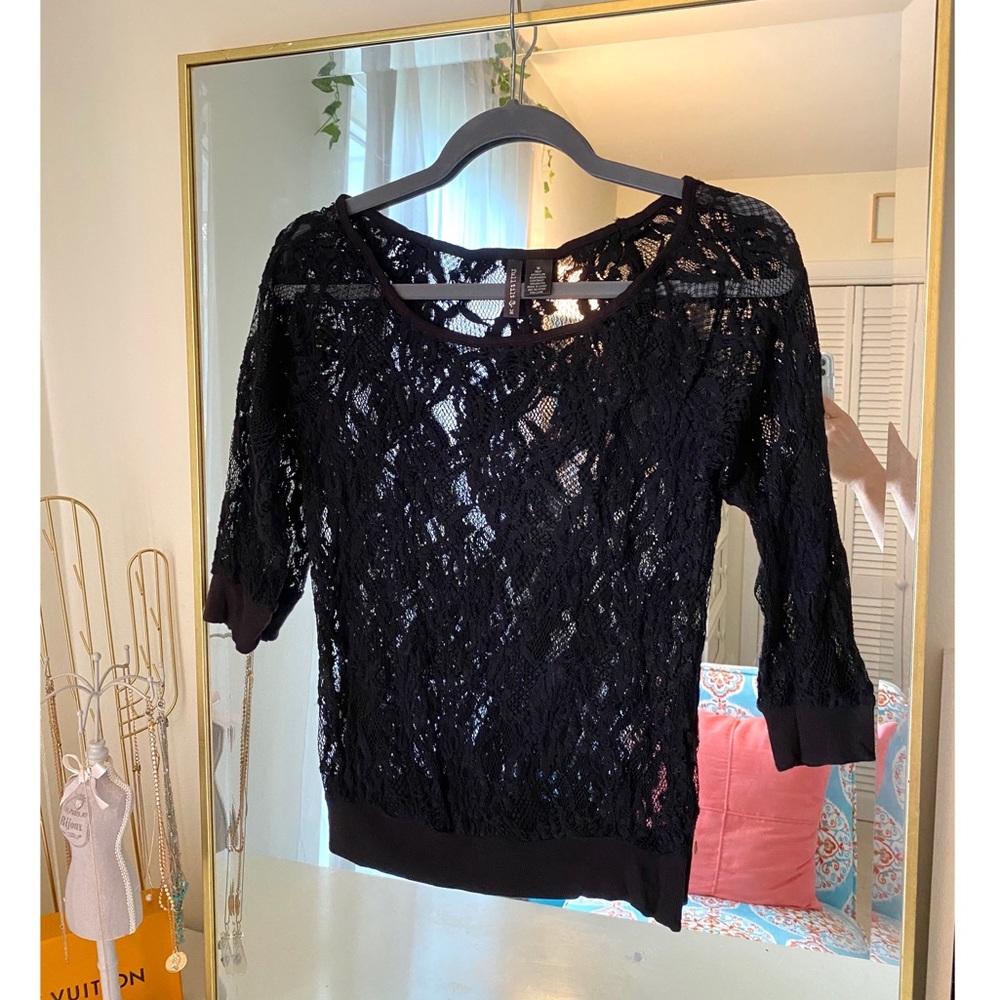 Full Tilt black lace quarter sleeve top